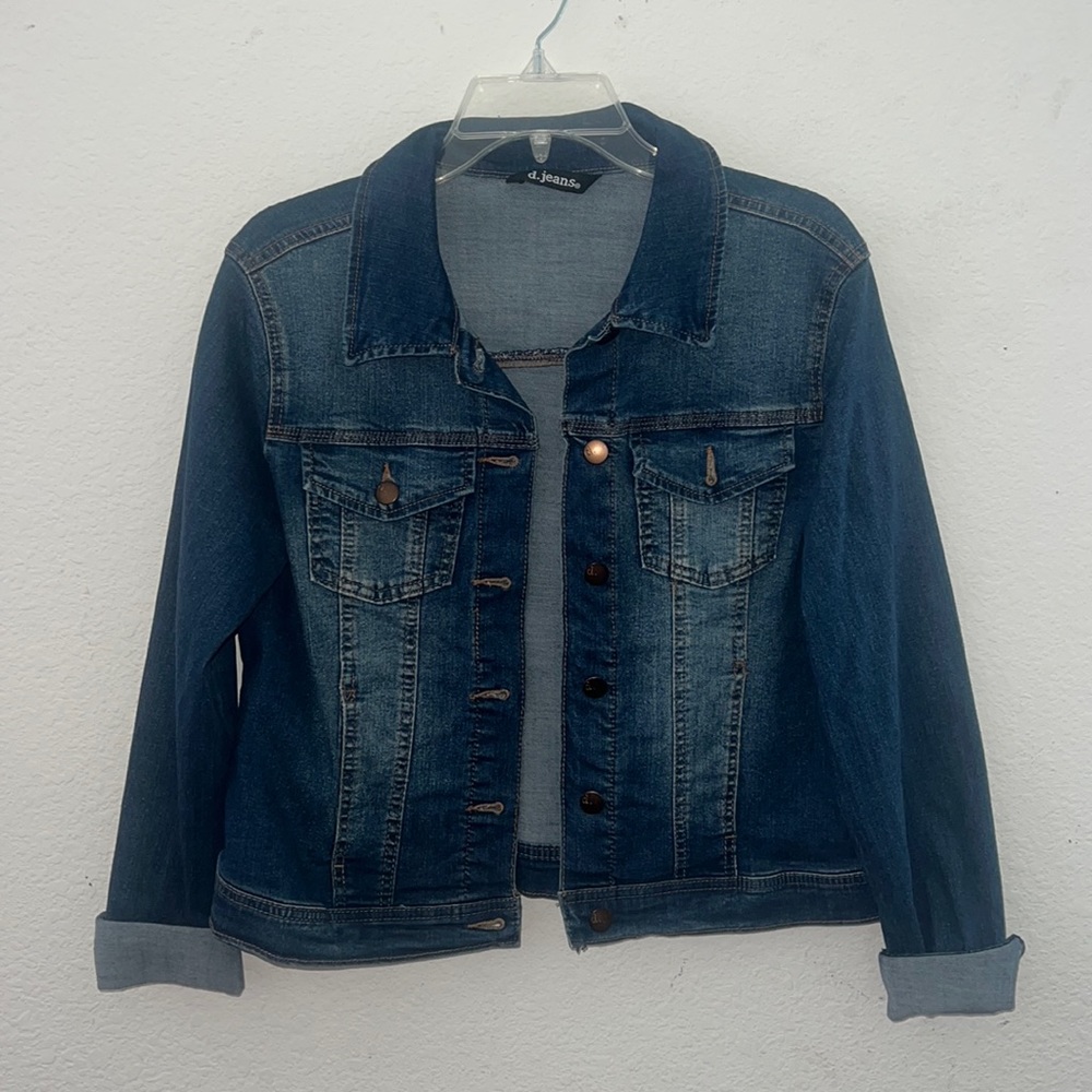 dark wash jean jacket size M